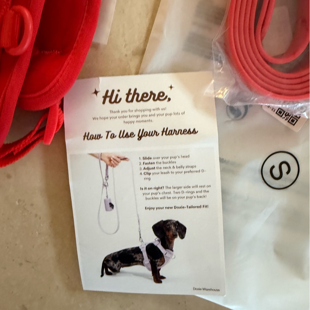 Doxie Warehouse Red Dog Harness and Leash Set with Waste Bag Holder S - Picture 2 of 6